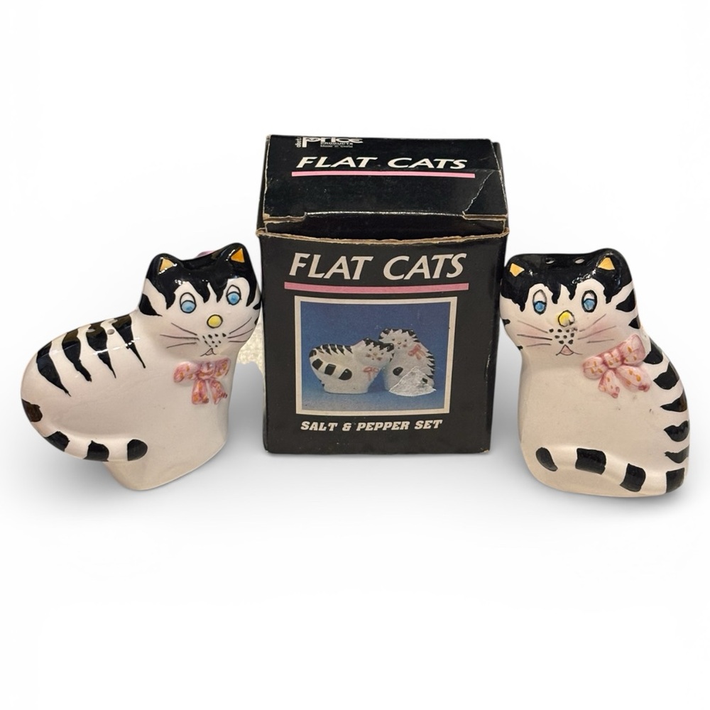 Flat Cats Whimsical Vintage Ceramic Salt & Pepper Shaker Set - NIB from 1991